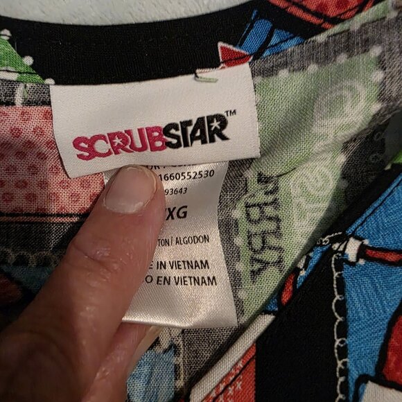 Scrubstar Christmas Holiday Santa Frosty Scrub Top XL XG 100% Cotton - Picture 6 of 12